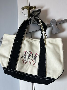 NWT Violet Skye Halloween Skelton Tote Small